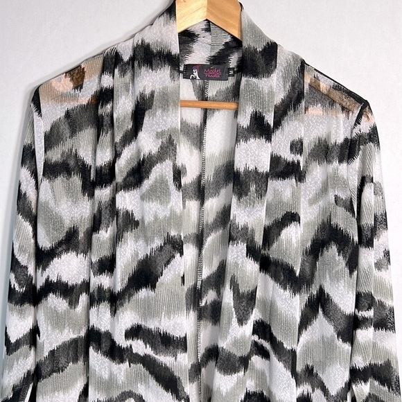 Black, White, and Grey Animal Print Full Length Duster size M - Picture 4 of 5